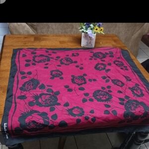 Chic Floral Scarf - Black and Pink